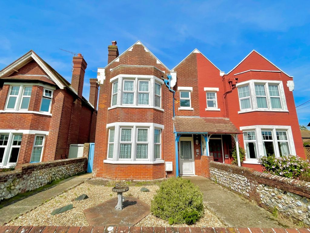 4 bed semidetached house for sale in Arundel Road, Littlehampton BN17