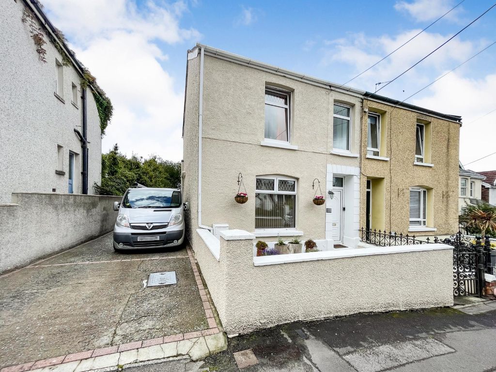3 bed semidetached house for sale in Bolgoed Road, Pontarddulais