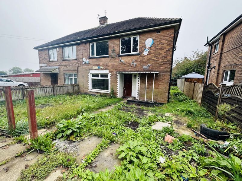 3 bed semidetached house for sale in Eaglesfield Drive, Bradford BD6