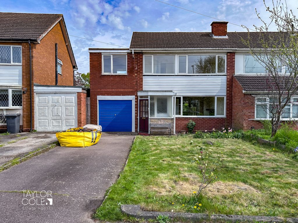 4 bed semidetached house for sale in Highcliffe Road, Two Gates