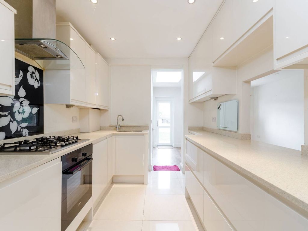 Crossway, Raynes Park, London SW20