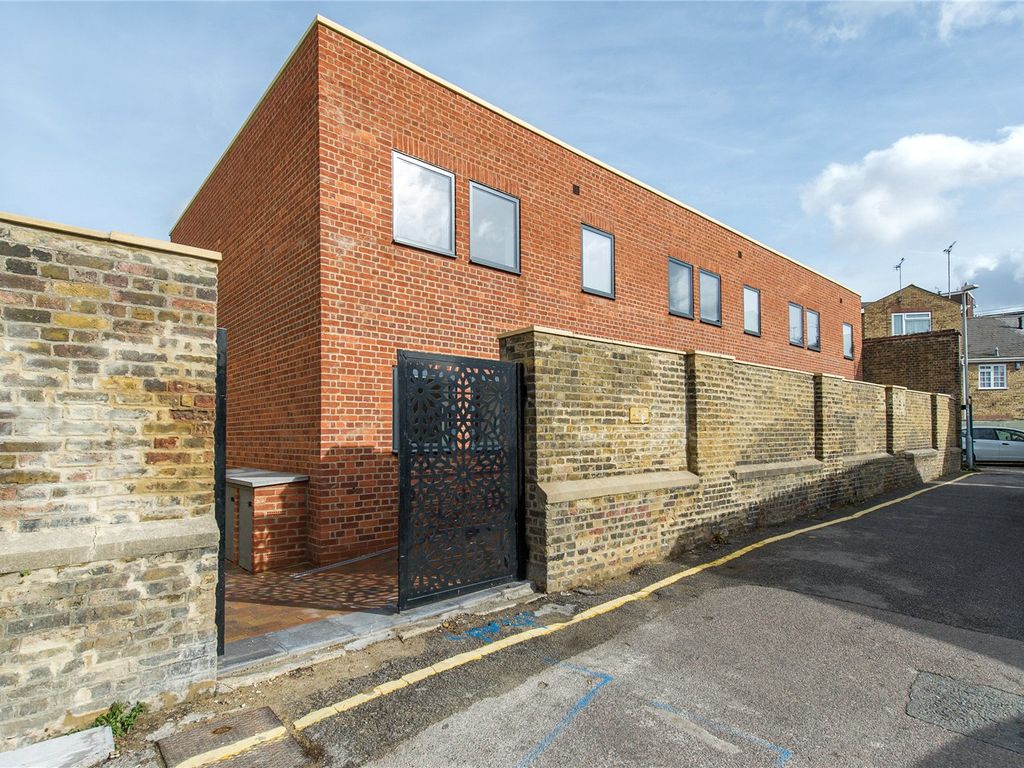New home, 3 bed end terrace house for sale in East Crescent Road