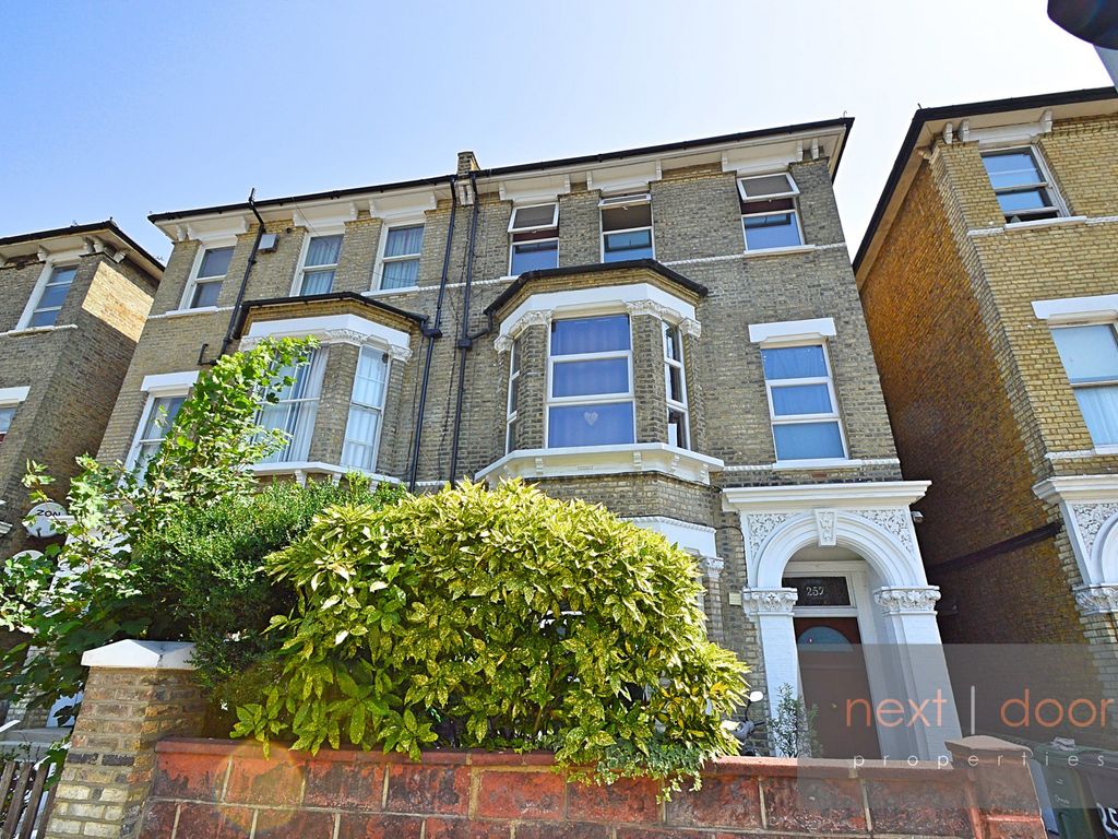 Studio to rent in South Lambeth Road, Stockwell SW8 Zoopla