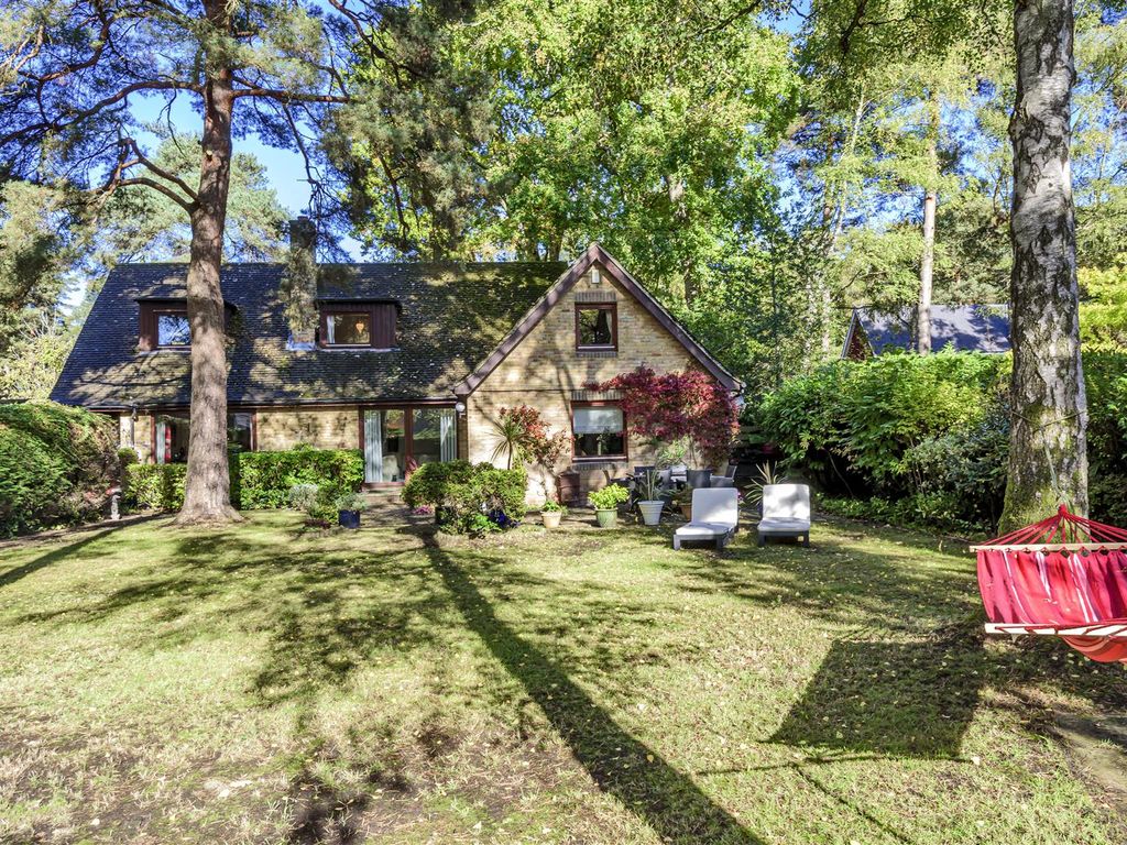 4 bed detached house for sale in Highway Crowthorne, Berkshire RG45