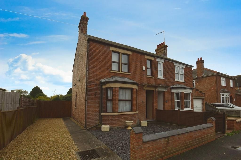 3 bed semidetached house for sale in Station Drive, Wisbech