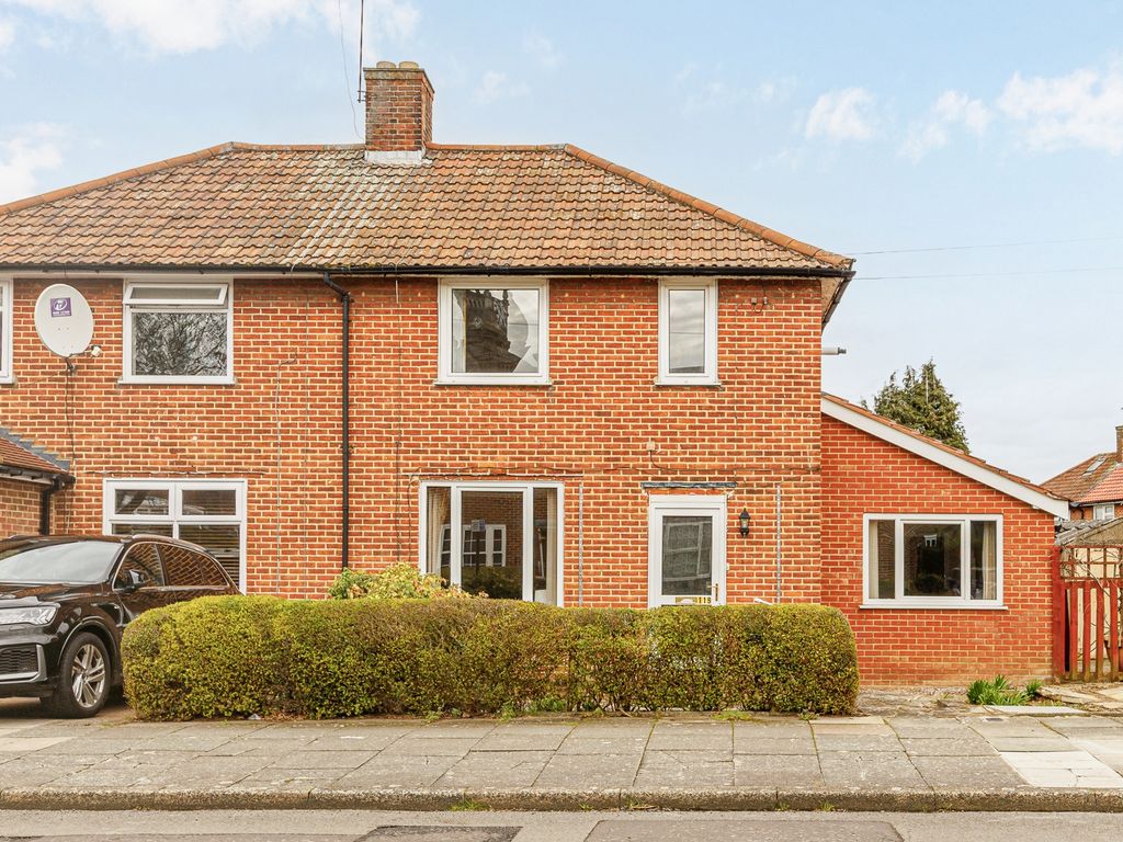 4 bed semidetached house for sale in Westcott Crescent, Hanwell W7, £