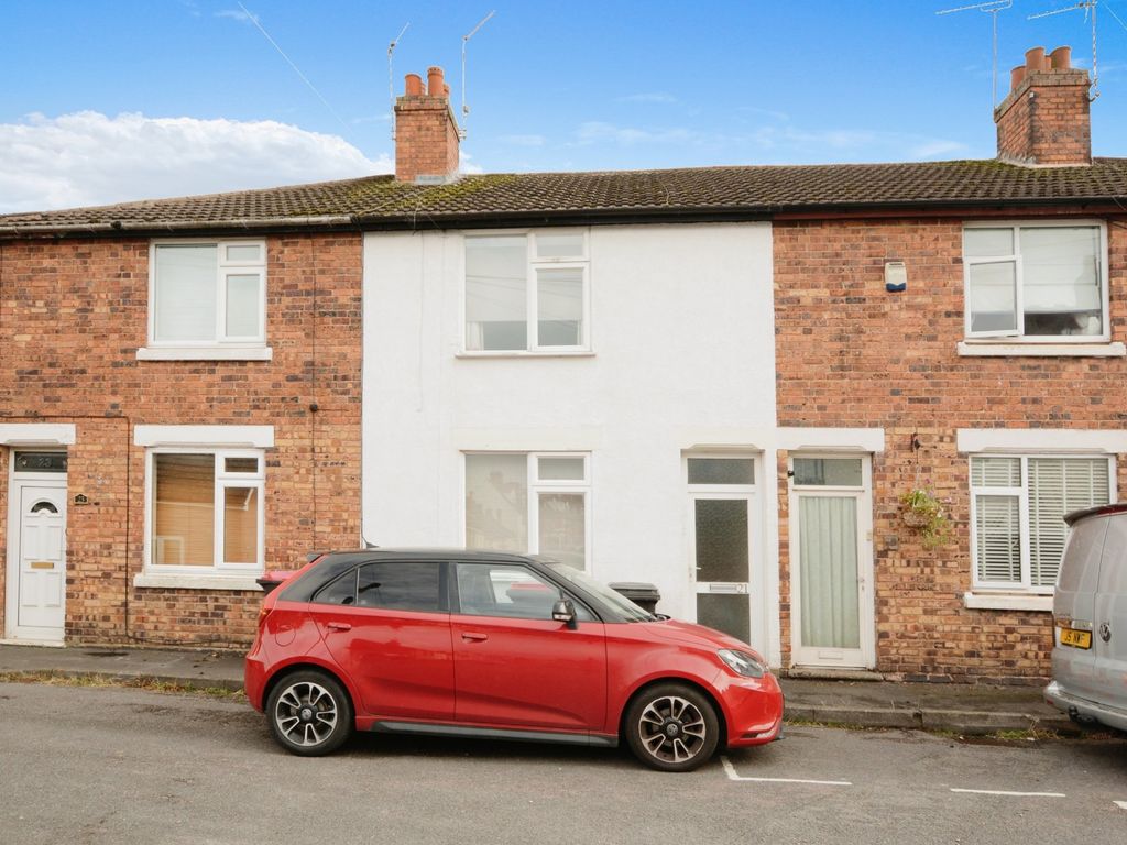 3 bed terraced house to rent in Bachelors Bench, Atherstone CV9, £850