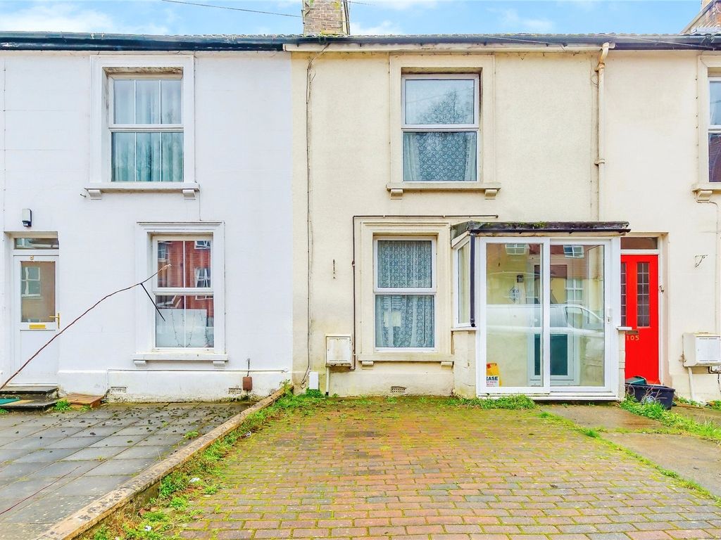 2 bed detached house for sale in Garlands Road, Redhill, Surrey RH1, £