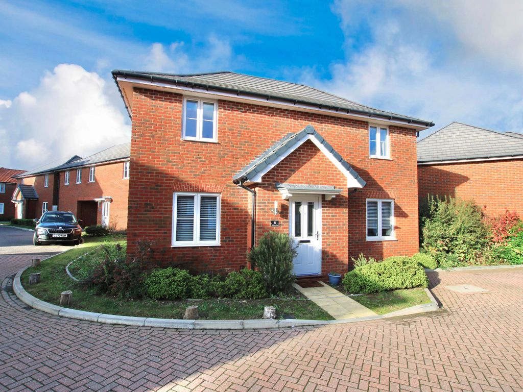 4 bed detached house for sale in Pit Head Drive, Aylesham, Canterbury