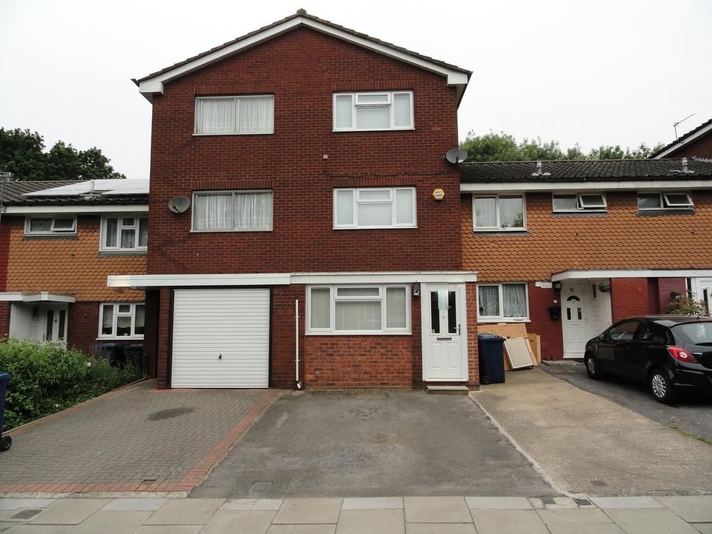 3 bed semidetached house to rent in Mary Peters Drive, Greenford UB6