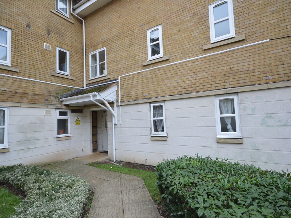 2 bed penthouse to rent in Willow Tree Court, Crawford Avenue, Wembley