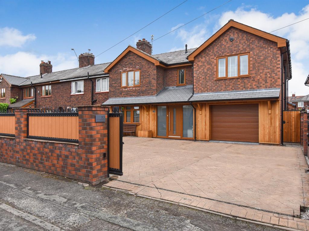 4 bed semidetached house for sale in North Lane, Astley, Manchester