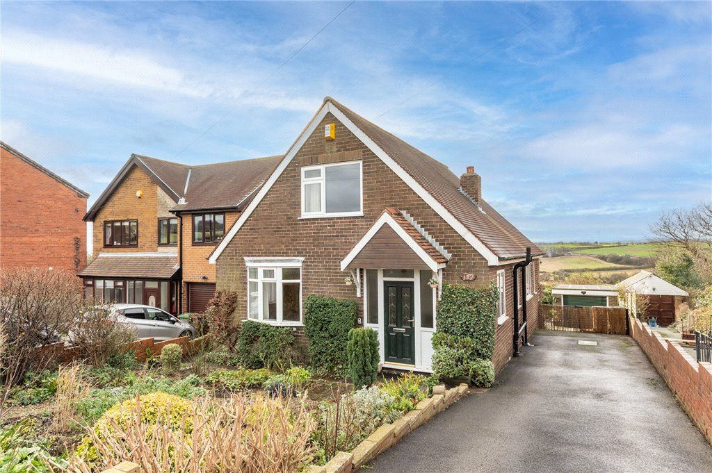 3 bed detached house for sale in Batley Road, Kirkhamgate, Wakefield