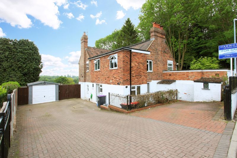 3 bed semidetached house for sale in Old Park Road, Ketley Bank