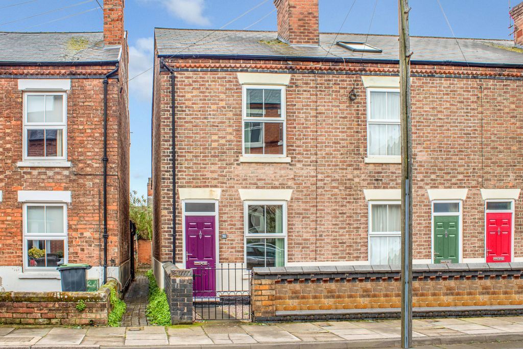 2 bed end terrace house for sale in Middleton Street, Beeston