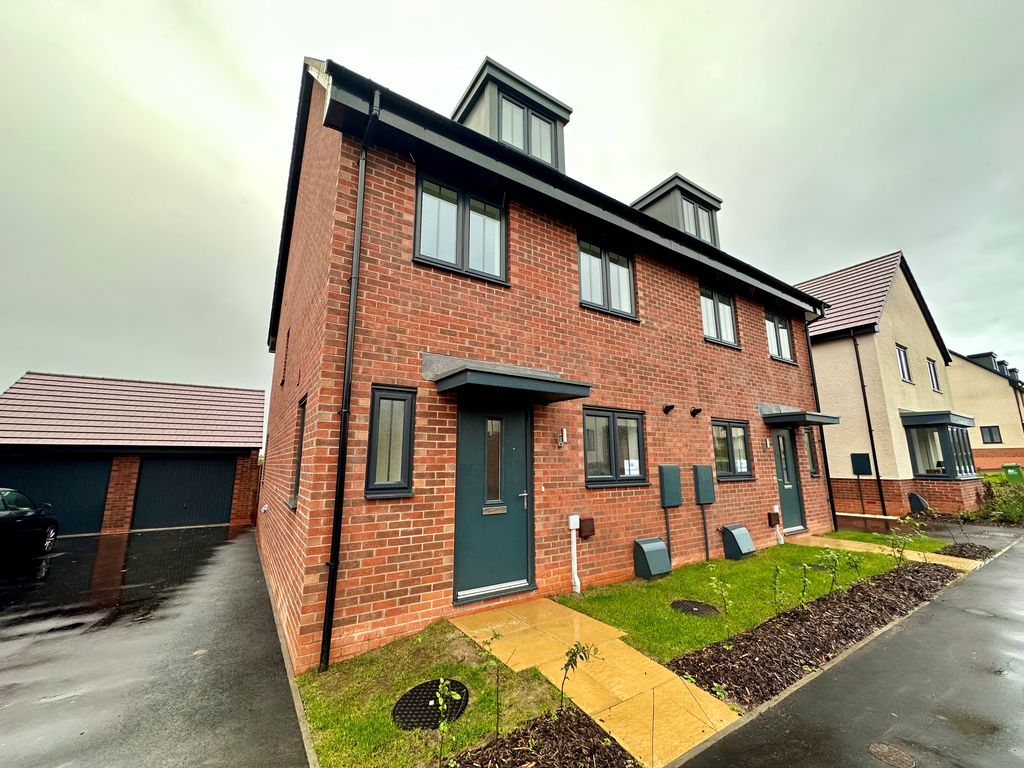 4 bed semidetached house to rent in Robert Adam Road, Derby DE22, £