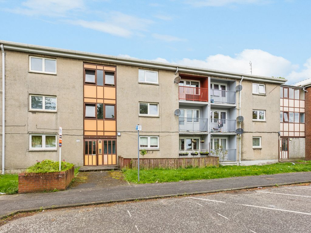 2 bed flat for sale in Cultenhove Crescent, Grangemouth FK3, £49,000