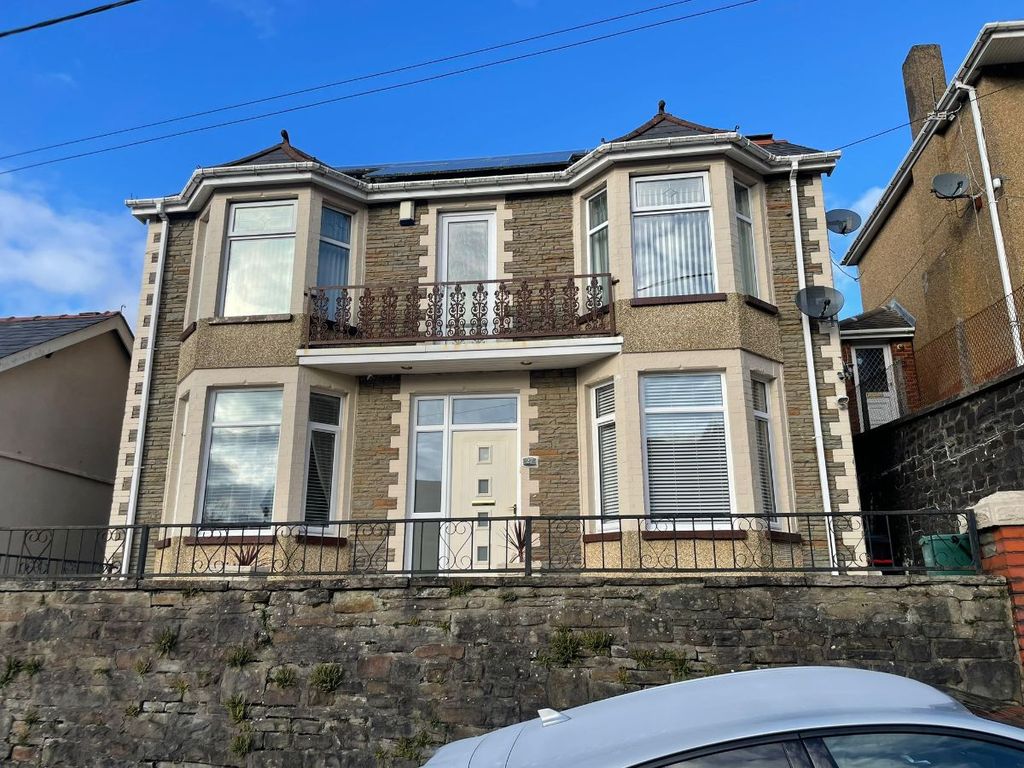3 bed detached house for sale in Cwm Cottage Road, Abertillery NP13, £