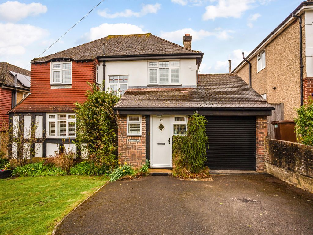 3 bed detached house for sale in Bereweeke Avenue, Winchester