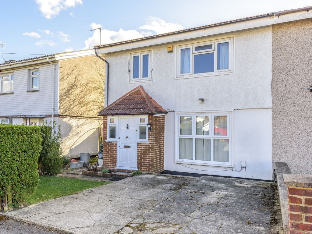 3 bed semidetached house for sale in Bramshaw Gardens, Watford