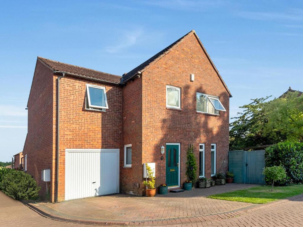 4 bed detached house for sale in Holliday Close, Crownhill, Milton