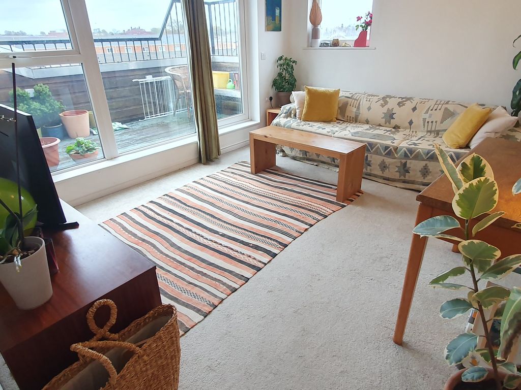 Aspull Walk, Manchester M13  