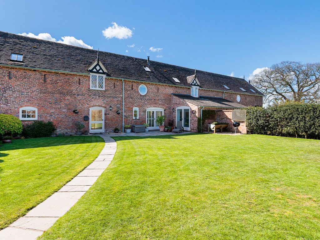 4 bed barn conversion for sale in Alpraham Hall Barns, Alpraham Green