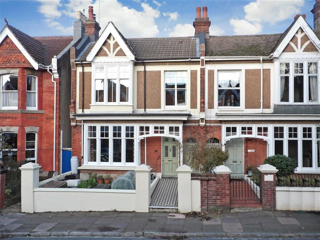 4 bed end terrace house for sale in Rugby Road, Brighton, East Sussex