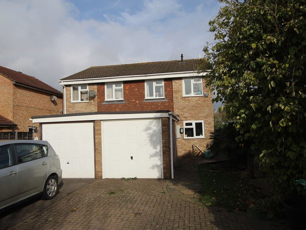 3 bed semidetached house for sale in Laleham Road, Shepperton TW17