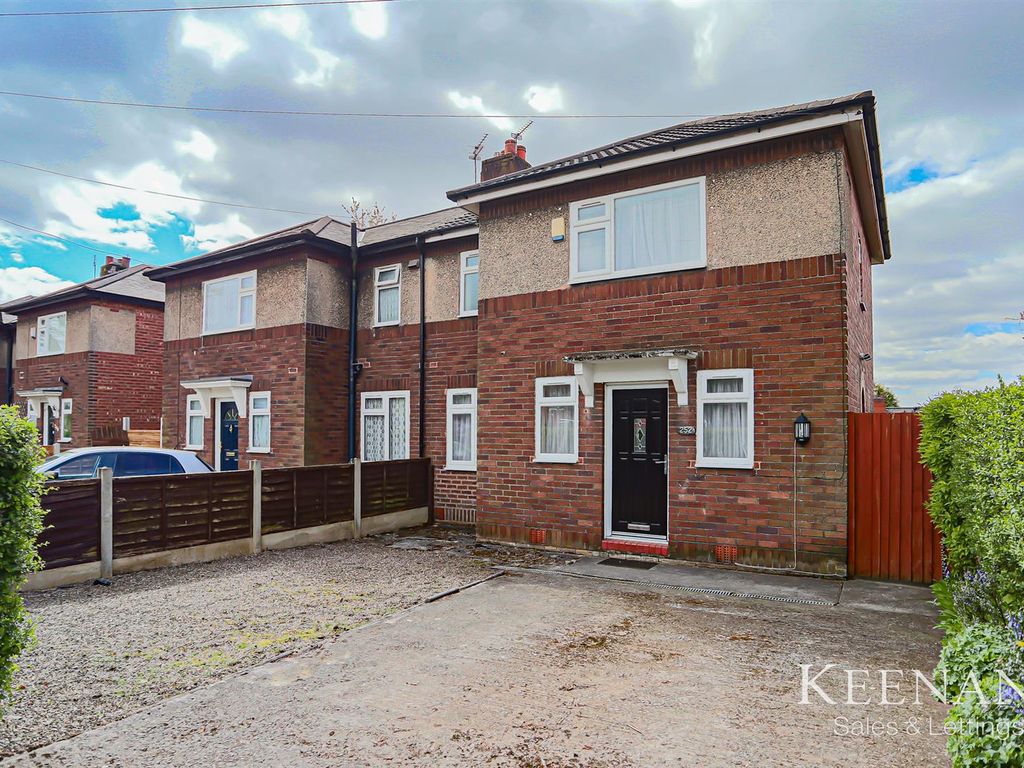 3 bed semidetached house for sale in Chorley Road, Swinton, Manchester
