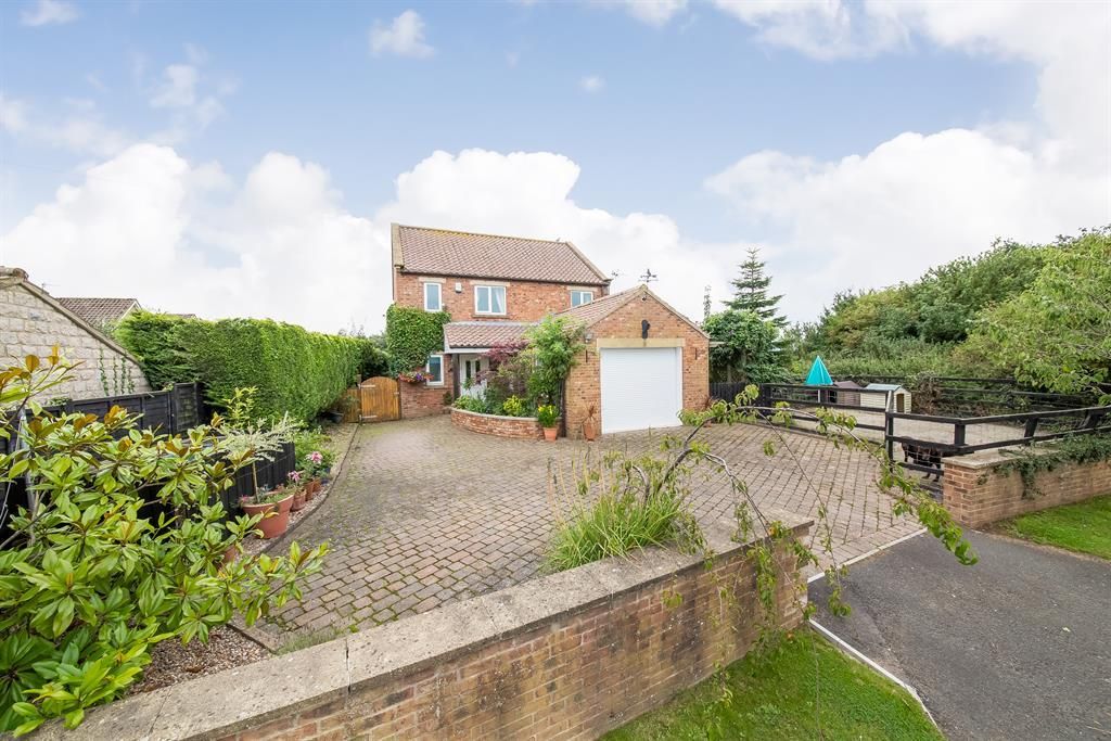 4 bed detached house for sale in Great Barugh, Malton YO17, £525,000