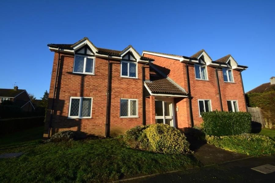 1 bed property to rent in Wakefield Close, Byfleet, West Byfleet KT14