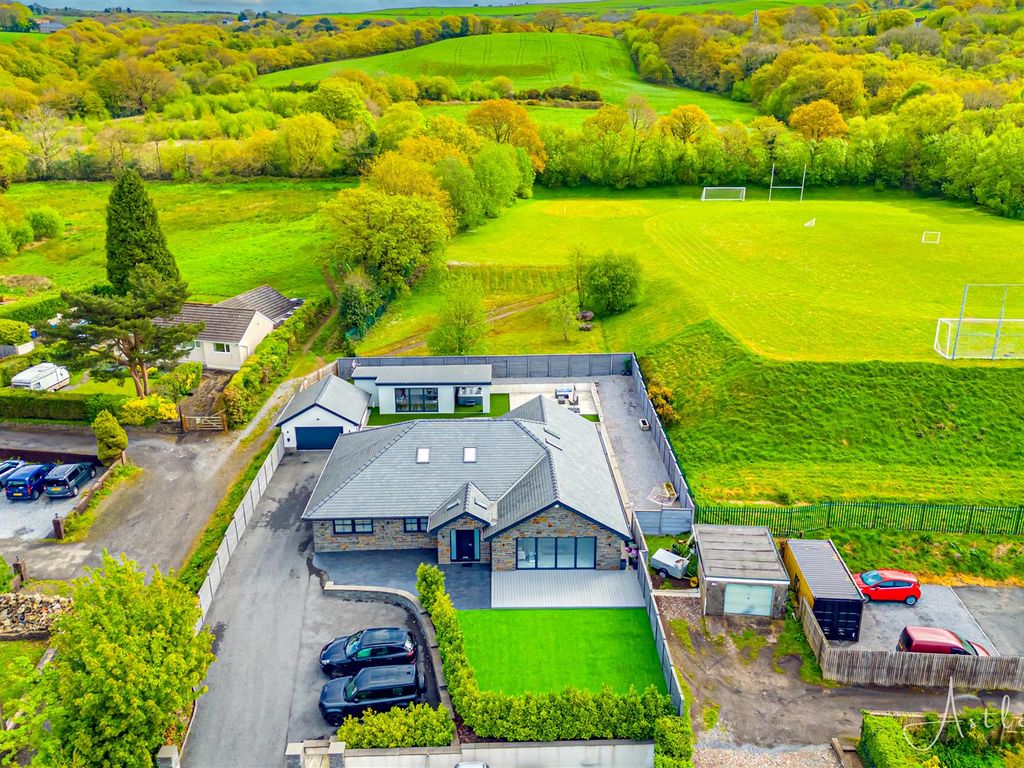 6 bed detached bungalow for sale in Birchgrove Road, Birchgrove