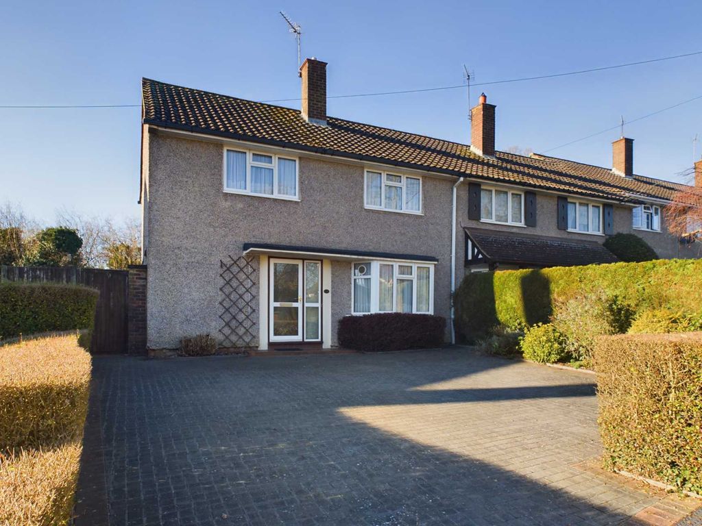 3 bed property for sale in Newlands Road, Warners End, Hemel Hempstead