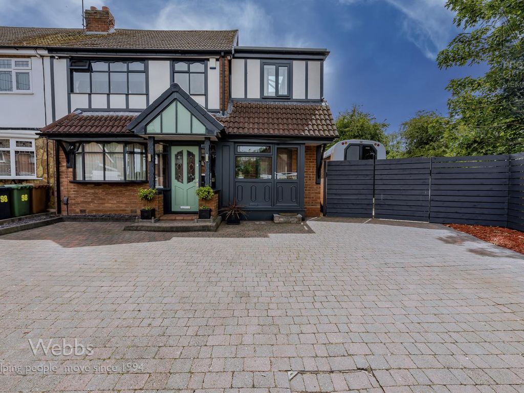 4 bed semidetached house for sale in Sandringham Avenue, Willenhall