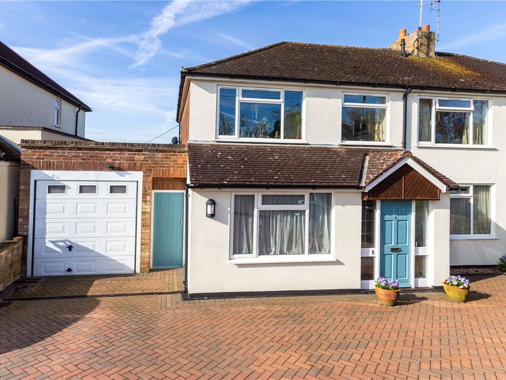 4 bed semidetached house for sale in Old Watling Street, Flamstead, St