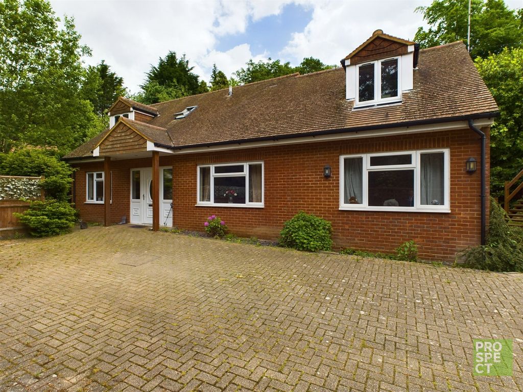 4 bed detached house for sale in Frimley Road, Ash Vale, Aldershot