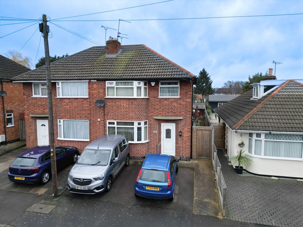 3 bed semidetached house for sale in Shottery Avenue, Leicester LE3
