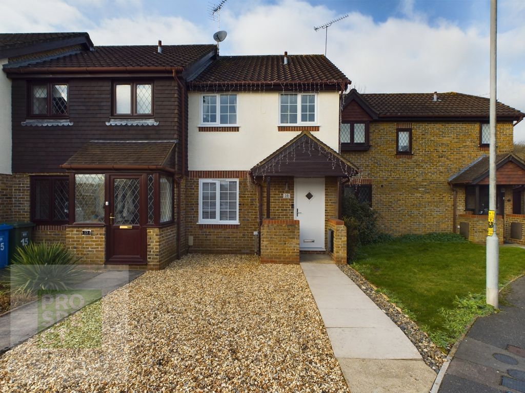 2 bed terraced house for sale in Stubbs Folly, College Town, Sandhurst