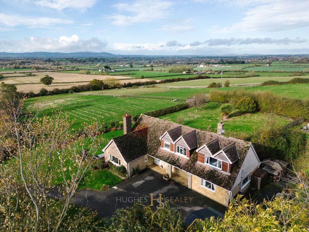 4 bed detached house for sale in Manor Lane, Bredon`S Norton