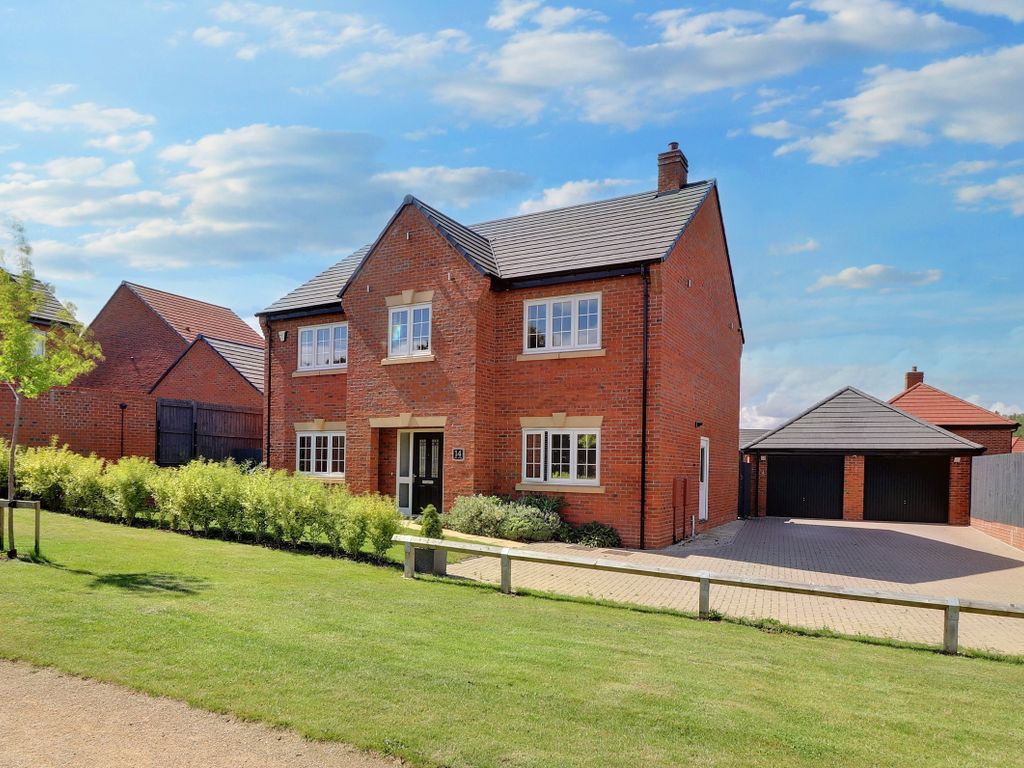 5 bed detached house for sale in Eider Avenue, Streethay, Lichfield