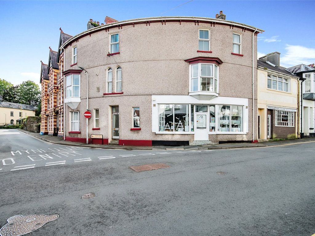 5 bed town house for sale in Carmarthen Street, Llandeilo
