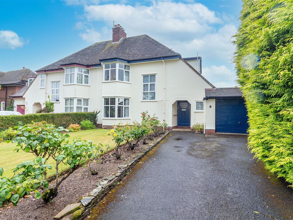 3 bed semidetached house for sale in Earlsdon Road, Worcester WR2, £