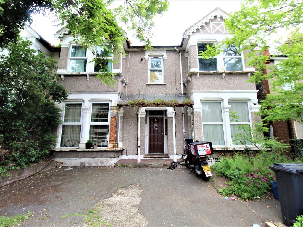 1 bed flat for sale in The Drive, Cranbrook, Ilford IG1 Zoopla