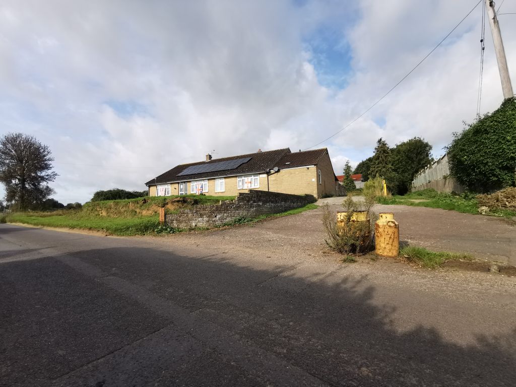 Land for sale in Bungalow & Approx 10.16 Acres, West Street, South