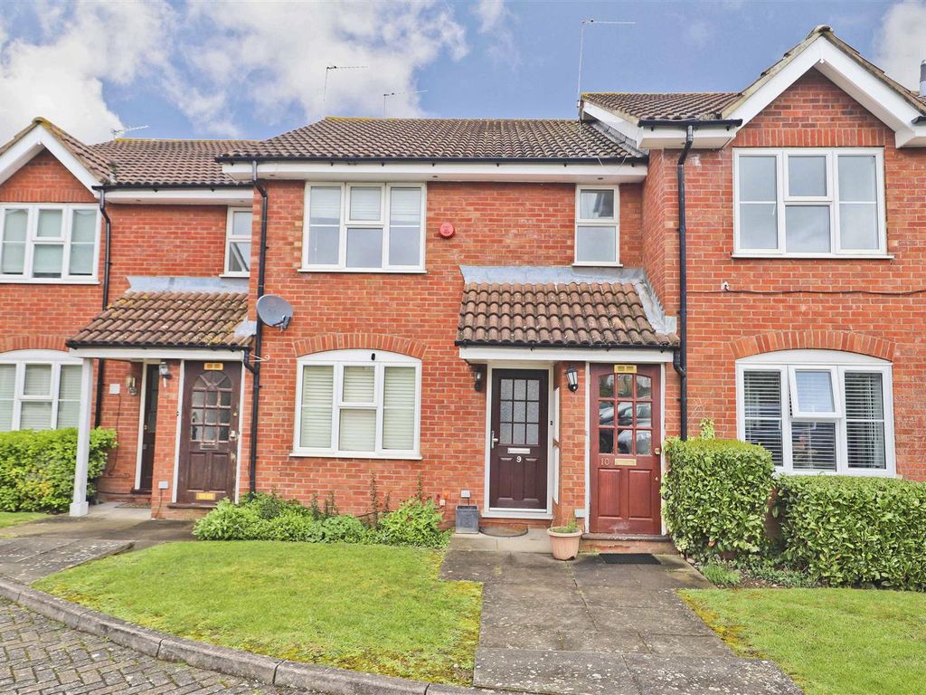 1 bed for sale in The Greenway, Ickenham UB10, £250,000 Zoopla