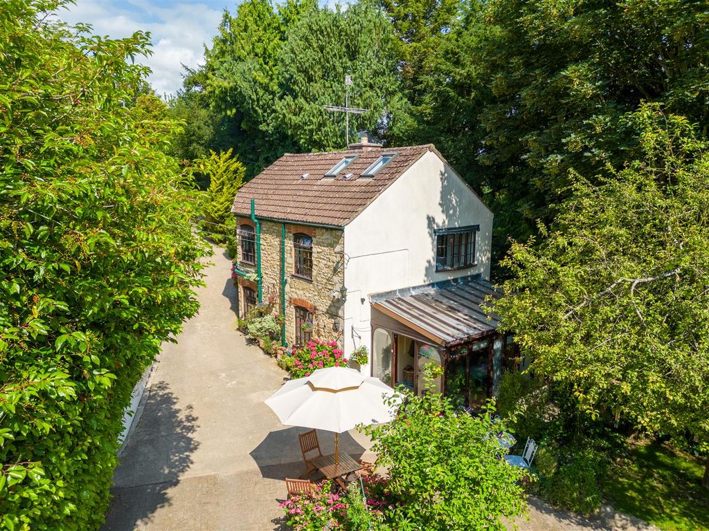 3 bed detached house for sale in Butterrow Hill, Stroud GL5 Zoopla