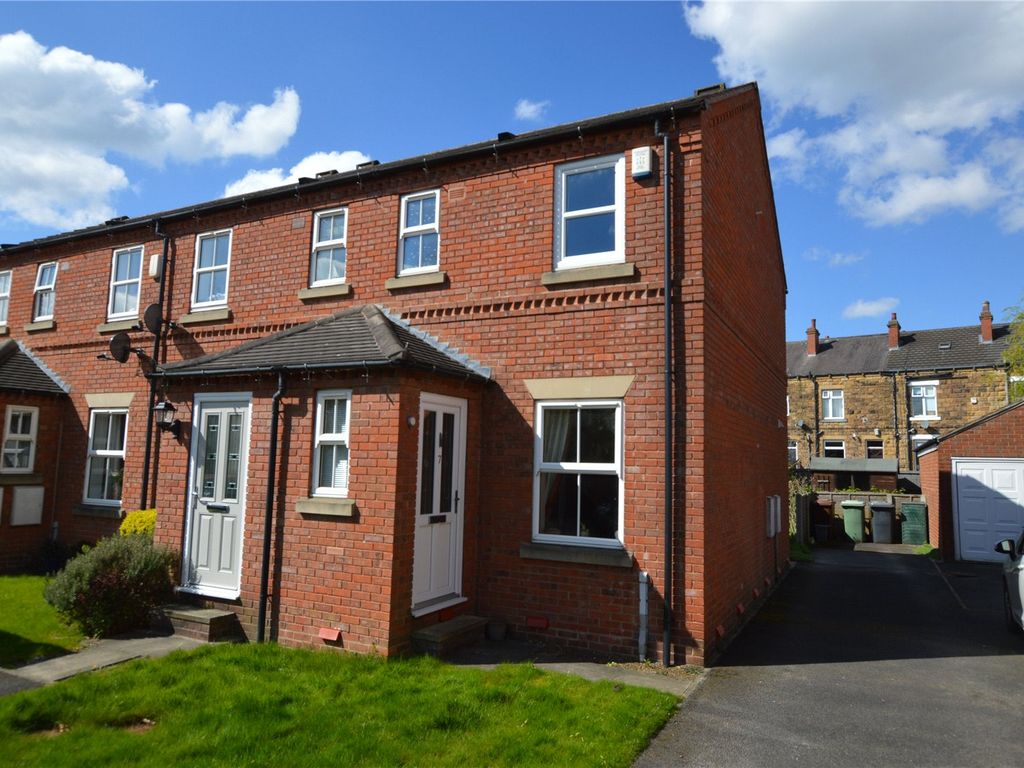 2 bed town house for sale in Knavesmire, Rothwell, Leeds, West