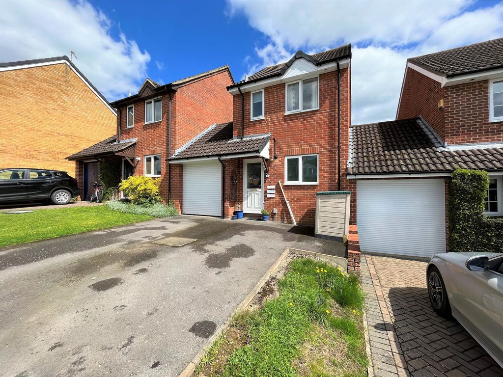 2 bed linkdetached house for sale in Wellesbourne Close, Abingdon OX14