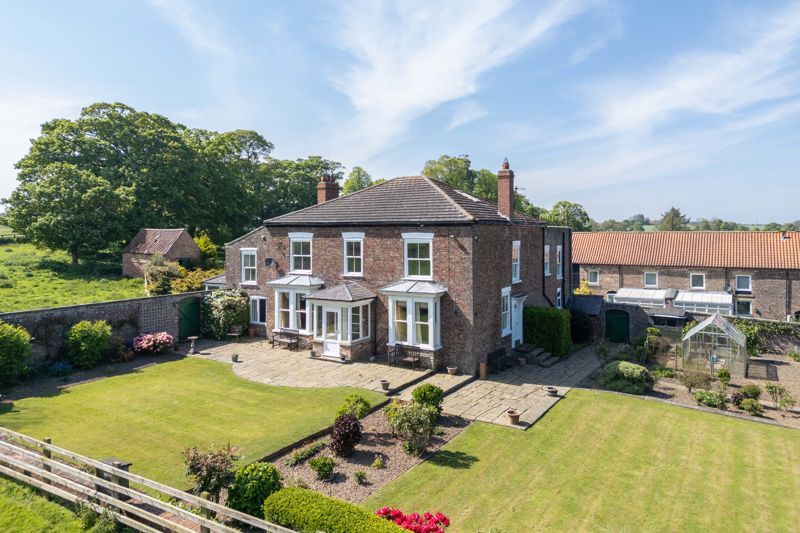 5 bed detached house for sale in Hall Park Road, Hunmanby, Filey YO14